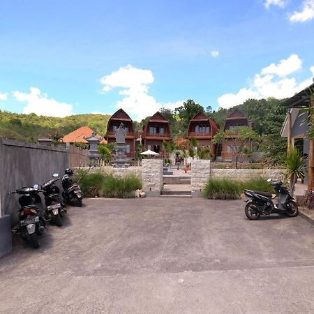 Adara Beach Huts Batununggul Esterno foto