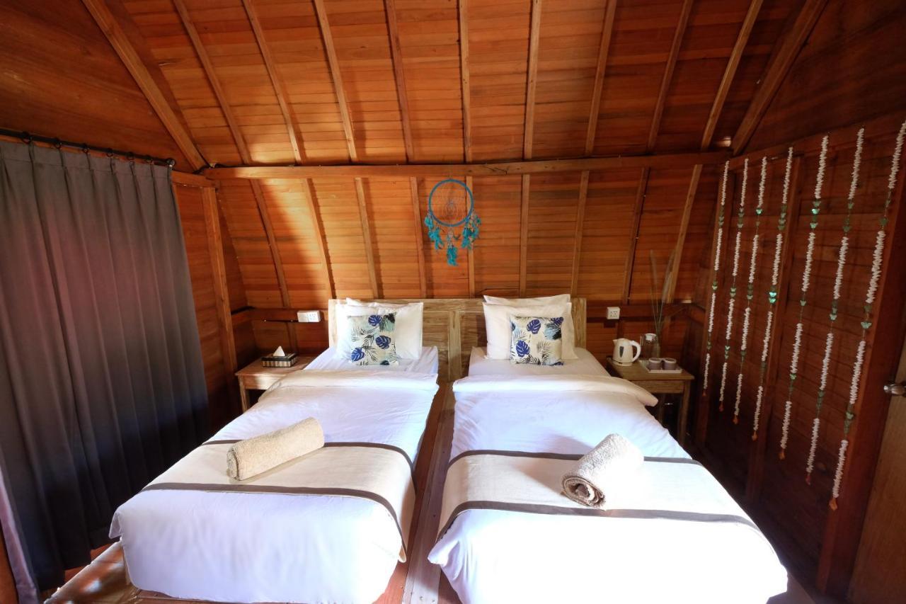 Adara Beach Huts Batununggul Esterno foto